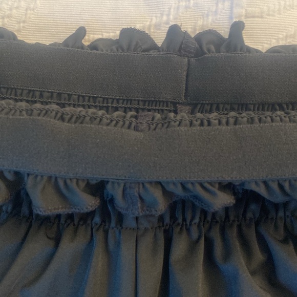 Brand new!! Black silky shorts with rutched waist - Picture 3 of 3